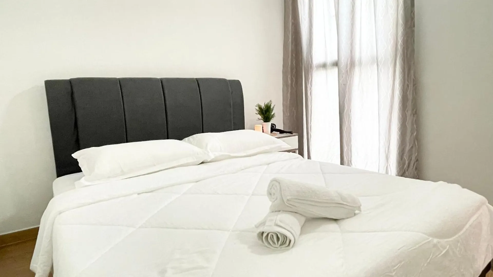 1Min To Bukitindah Aeon Skyloft 3Br Muji Poolview Apartment Johor Bahru