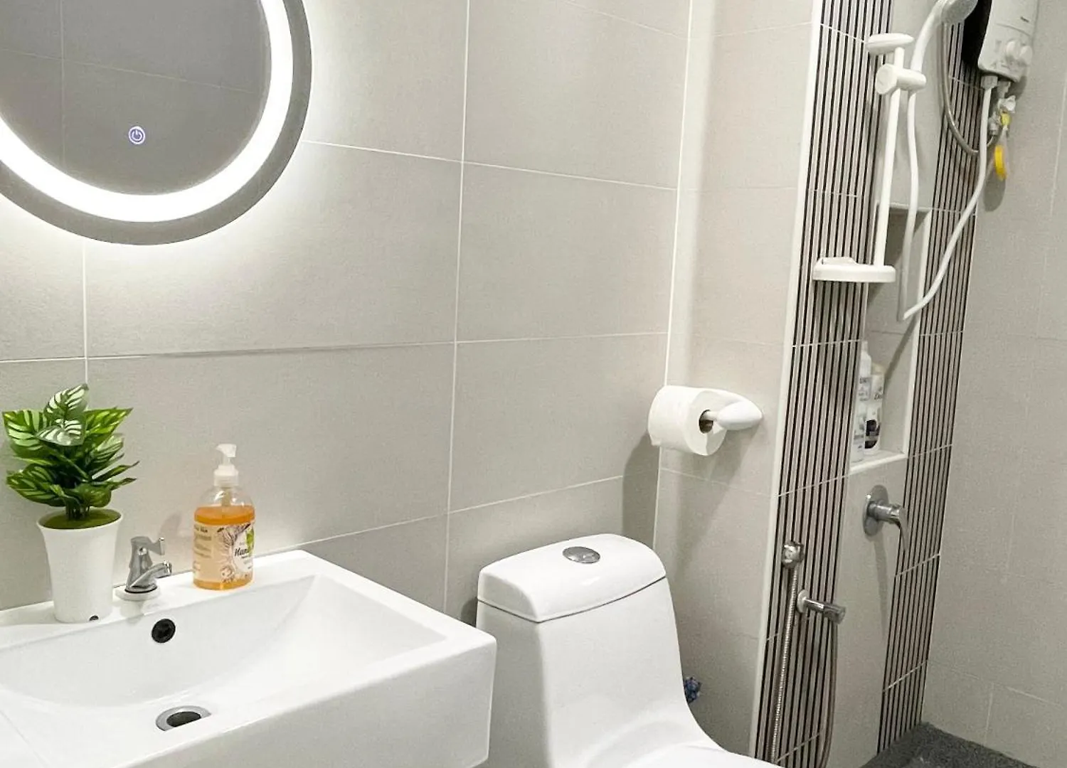 1Min To Bukitindah Aeon Skyloft 3Br Muji Poolview Apartment Johor Bahru 0*,  Malaysia