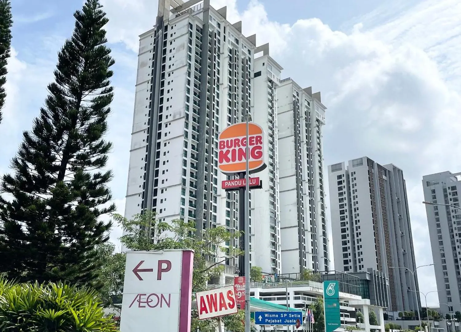 1Min To Bukitindah Aeon Skyloft 3Br Muji Poolview Apartment Johor Bahru