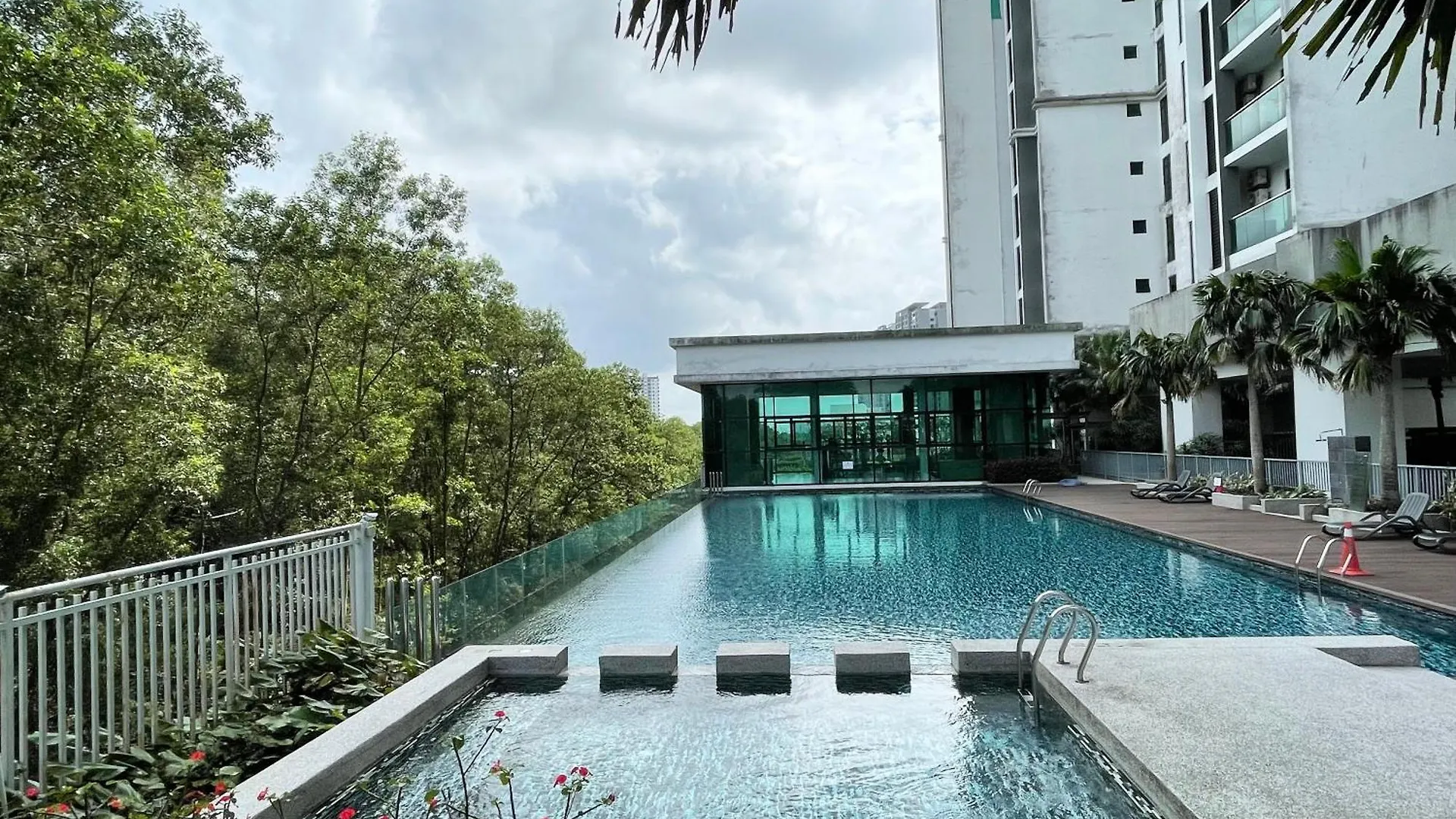 1Min To Bukitindah Aeon Skyloft 3Br Muji Poolview Apartment Johor Bahru 0*,  Malaysia
